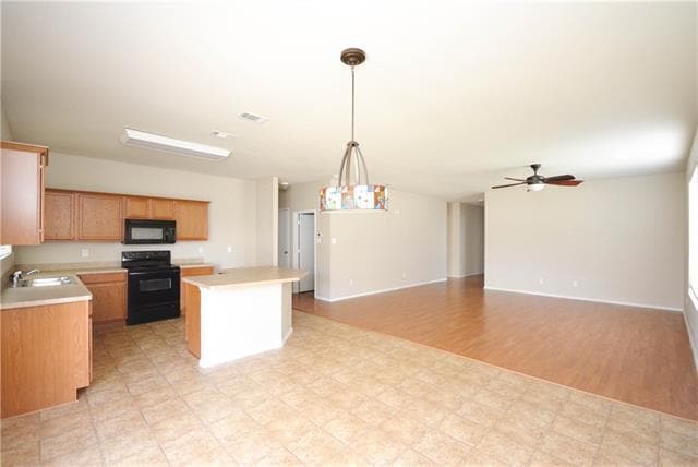 Building Photo - 212 Stable Dr