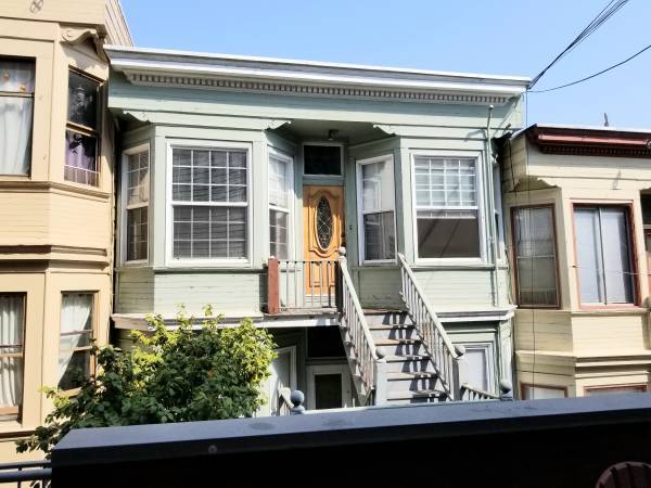 Primary Photo - 858 Vallejo St