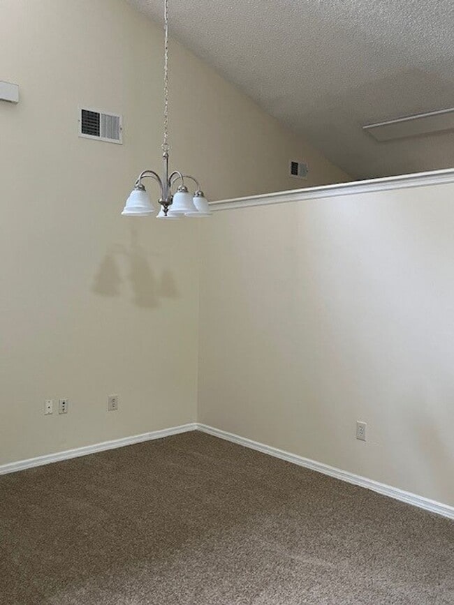 Building Photo - **3/2 w/ Lawn Care in Lake Mary - Remingto...