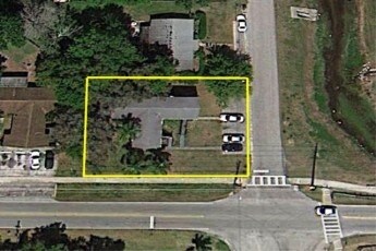 Aerial Photo - 698 Union St