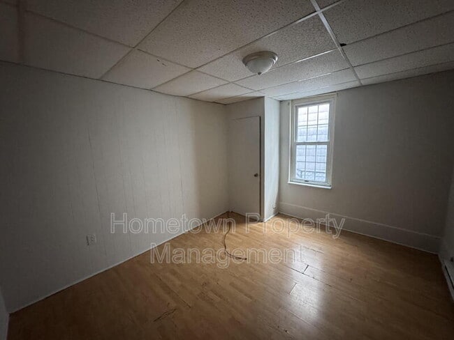 Building Photo - 663 E Market St