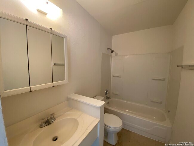 Foto del edificio - 108 Rosabell St