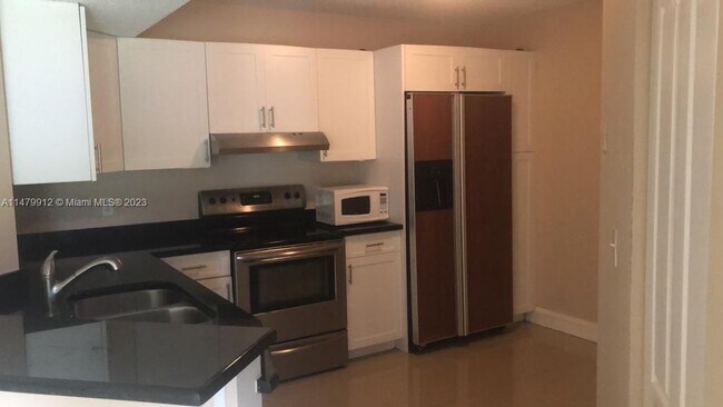 Foto del edificio - 9033 Wiles Rd