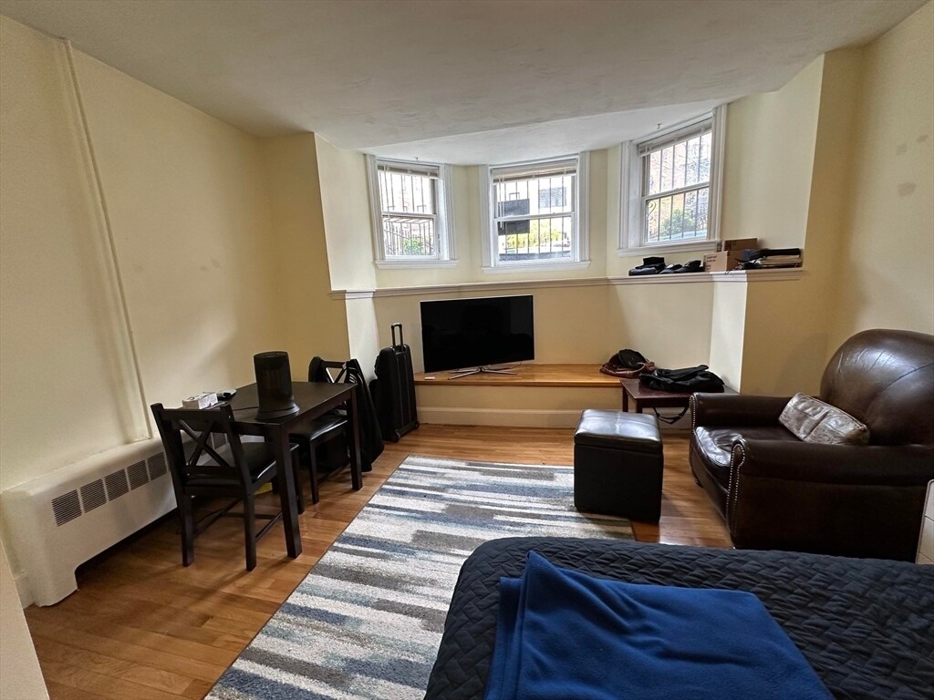 Foto principal - 302 Marlborough St