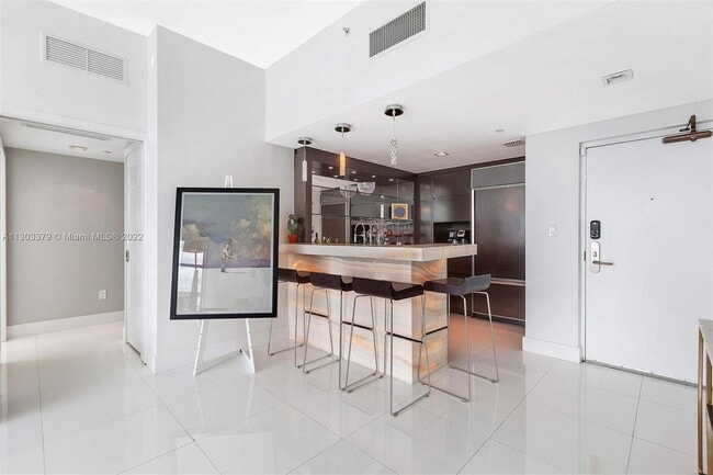 Building Photo - 6801 Collins Ave