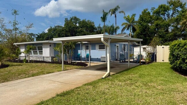 Foto del edificio - 716 50th St Ct W