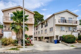 Building Photo - 6827 Valmont St