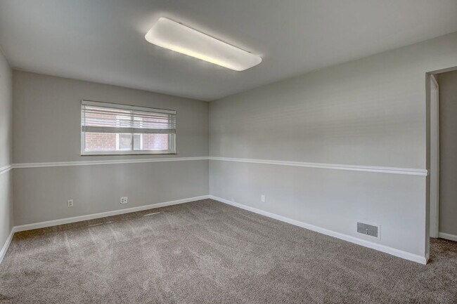 Foto del edificio - 5739 Cheviot Rd