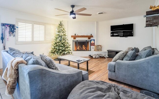 Building Photo - 3518 Fairmont Dr