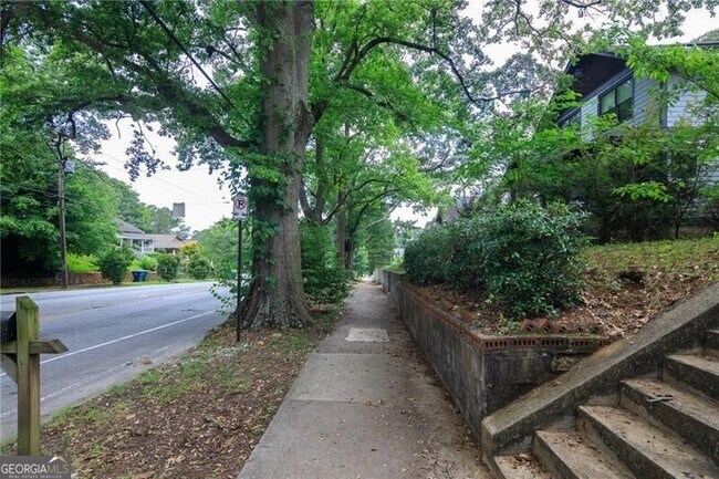 Building Photo - 1656 Hosea L Williams Dr SE