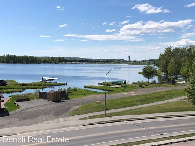 Building Photo - 1 br, 1 bath House - 3105 Lakeshore Dr. #3...