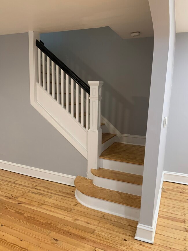 Foto del edificio - 223 N Hellertown Ave