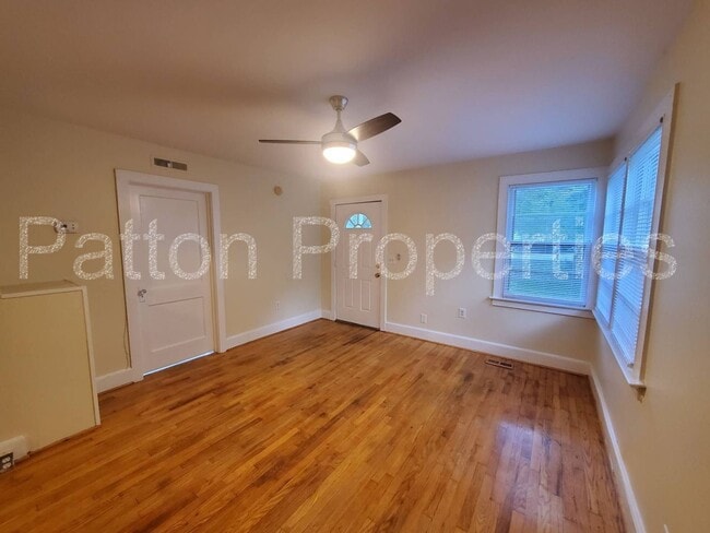 Foto del edificio - 700-702 S. Edisto Ave. - Inside CoC - R112...