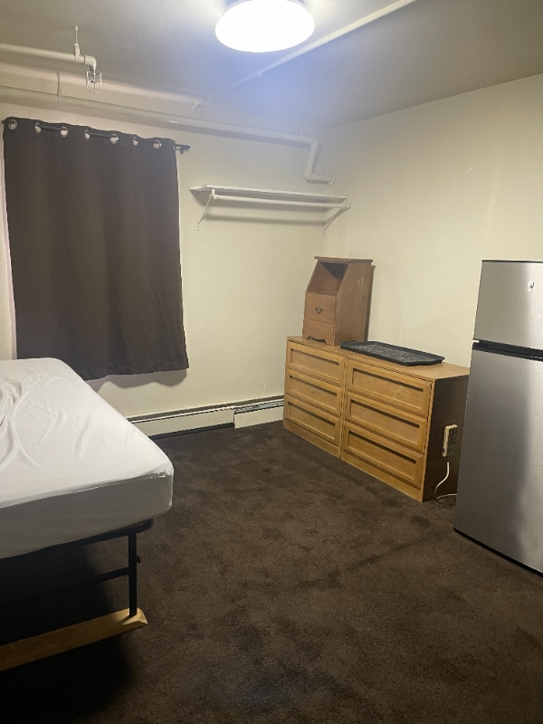 Building Photo - 612 E 14th Ave