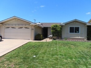 Building Photo - 1093 Del Cambre Dr