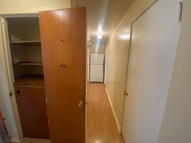 Foto del edificio - 903/905 E. Hoffman Ave