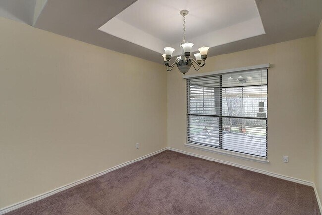 Building Photo - 4321 Holly Ridge Dr