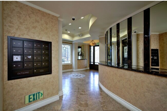 Foto del edificio - 2101 S Beverly Glen Blvd