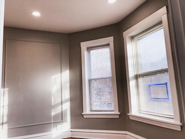 Foto del edificio - 2544 N Avers Ave