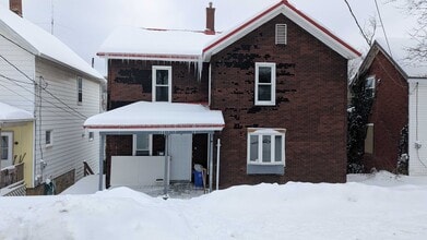 Building Photo - 812 E 3rd St