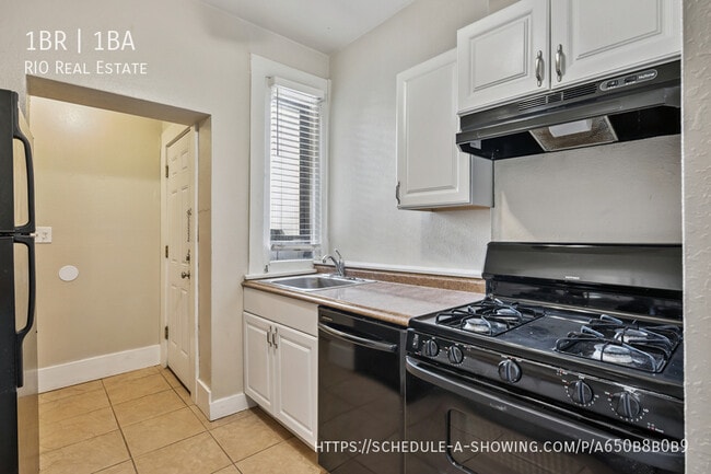 Photo - 718 N Grant St Apartment