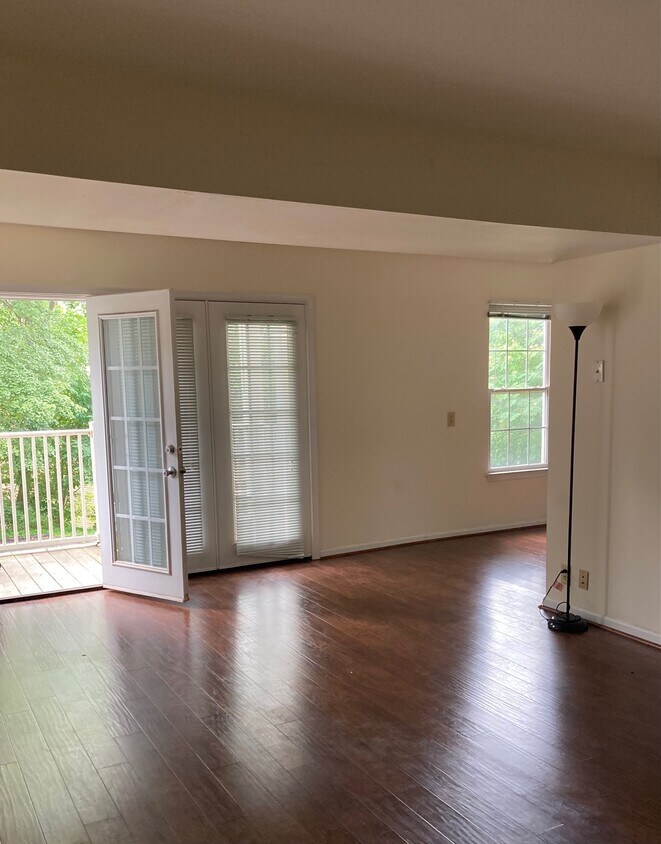 light and bright living room - 1207 Villa Ln