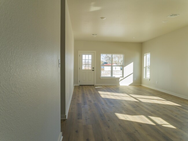 Foto del edificio - 306 W Truman Dr