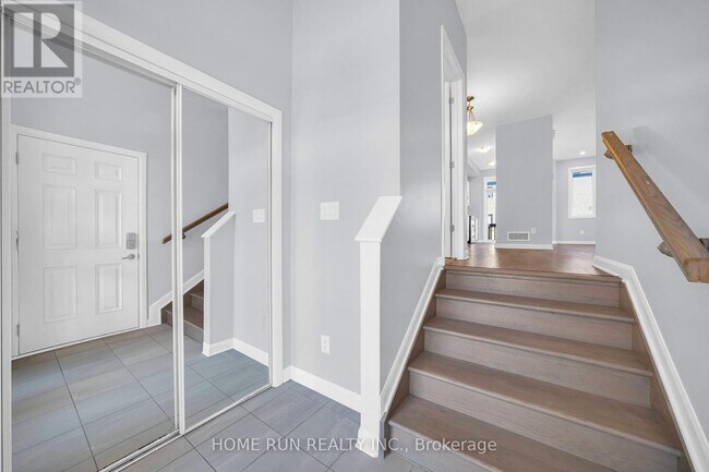 Building Photo - 587 Lilith St