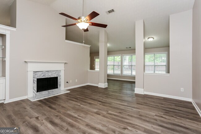 Building Photo - 2245 Charleston Oak Cir