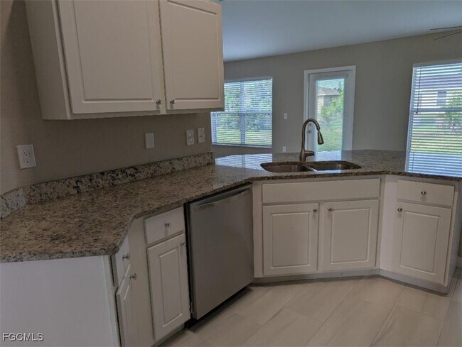 Foto del edificio - 3002 SW 7th Pl