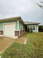 Building Photo - 212 Lasso Cir