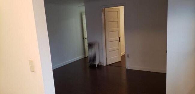 Building Photo - 1 bedroom in Seattle WA 98117