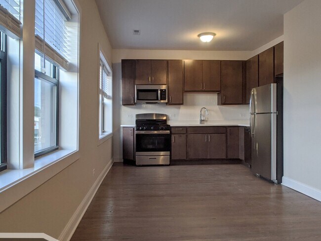 Foto del edificio - 3407 W Fullerton Ave