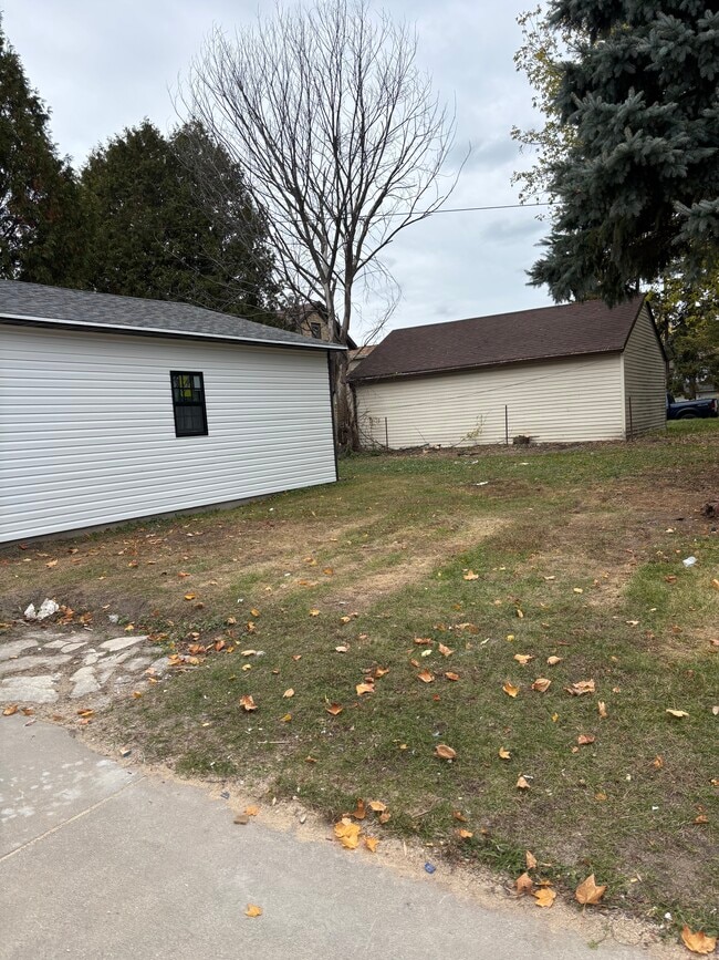 Building Photo - 1216 Hamilton St