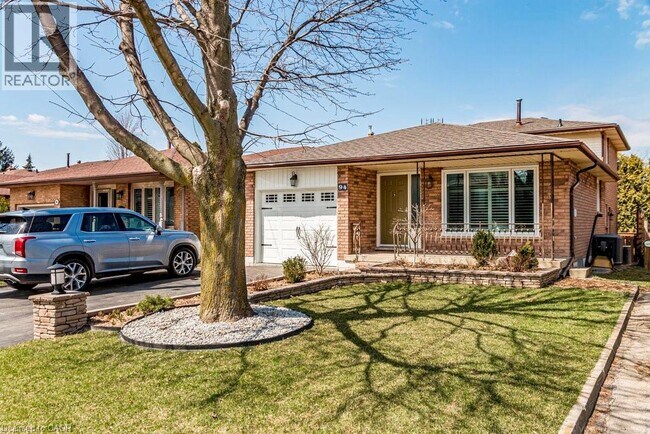 Building Photo - 94 Adis Ave
