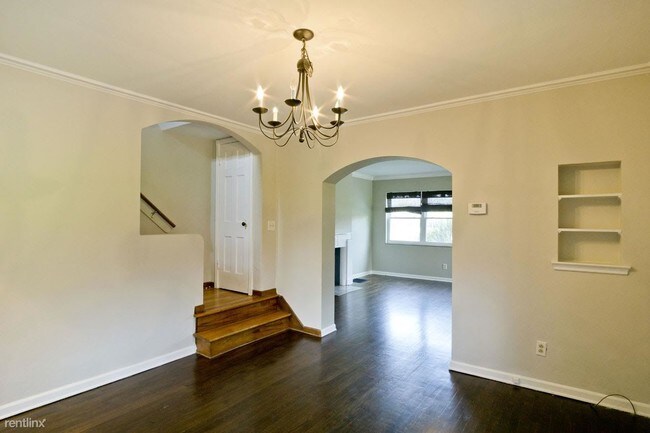 Foto del edificio - 1052 Northwest Blvd