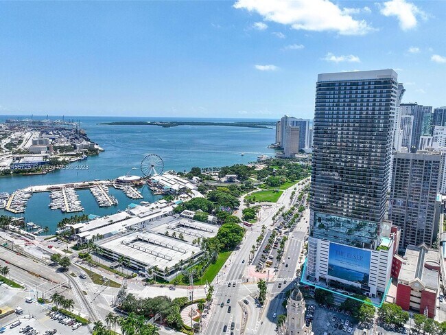 Foto del edificio - 398 NE 5th St
