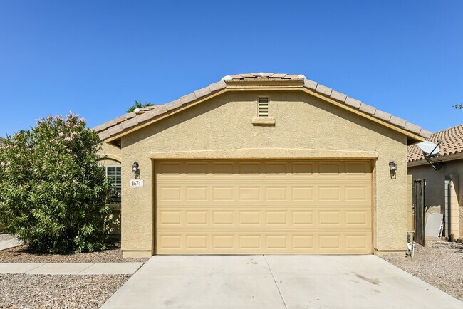 Building Photo - 1674 W Corriente Dr