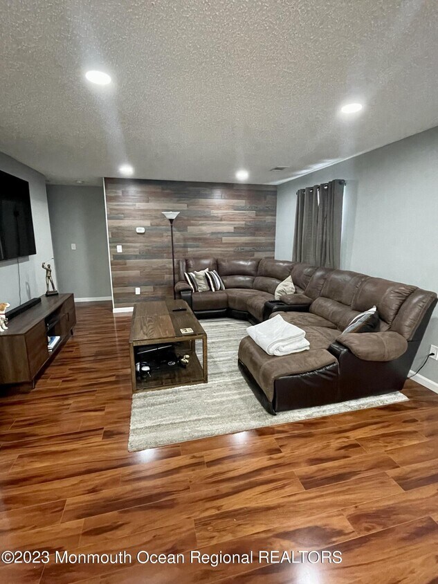 19 Augusta Ct Unit 4, Freehold Township, NJ 07728 Condo for Rent in Freehold Township, NJ