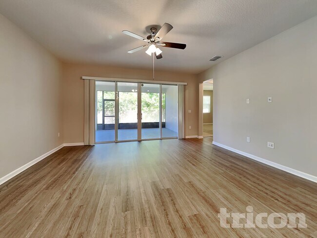 Foto del edificio - 5725 Arlington River Dr.