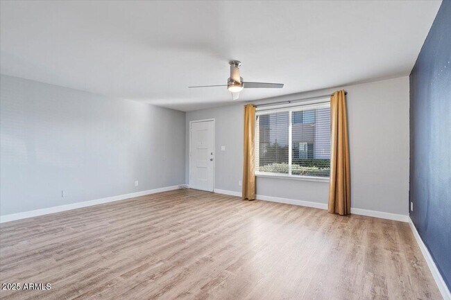 Foto del edificio - 5047 N 83rd St