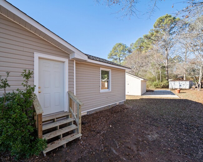 Building Photo - 11 Lakemont Dr