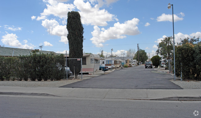 Foto del edificio - Cozy Trailer Court