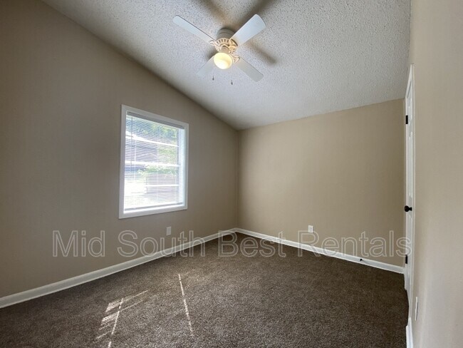 Foto del edificio - 4327 Mountain Terrace St