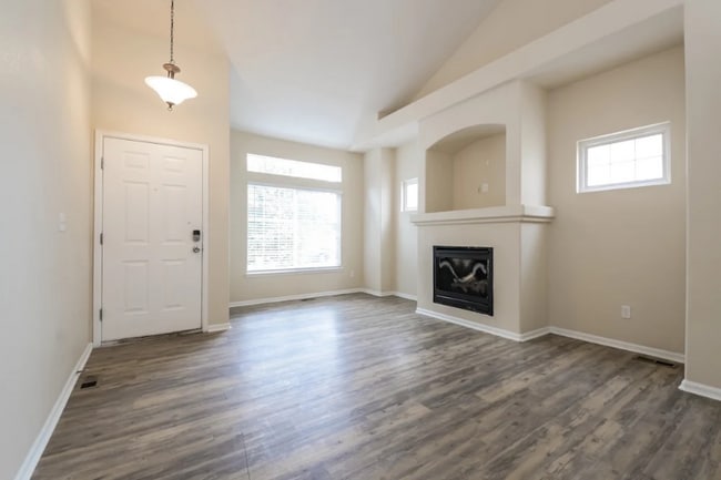 Building Photo - 9850 Kenton Cir