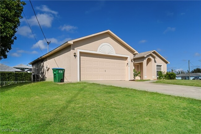 Building Photo - 2908 SW 16th Pl