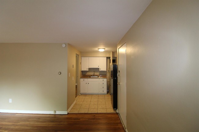 Building Photo - 3447 Evergreen Rd