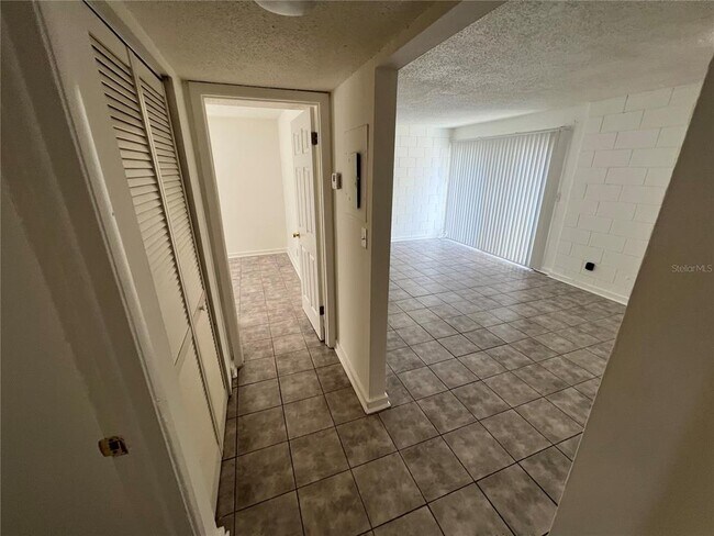 Foto del edificio - 1008 E Bougainvillea Ave