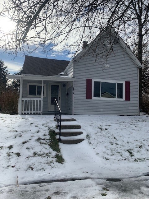 Primary Photo - 121 E 33rd St