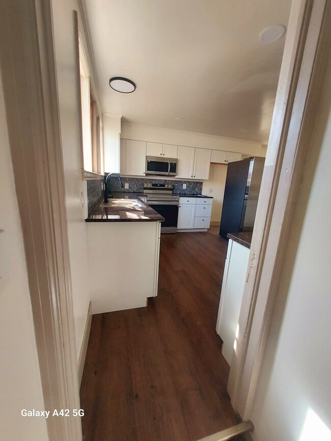 Kitchen - 344 N Grant Ave